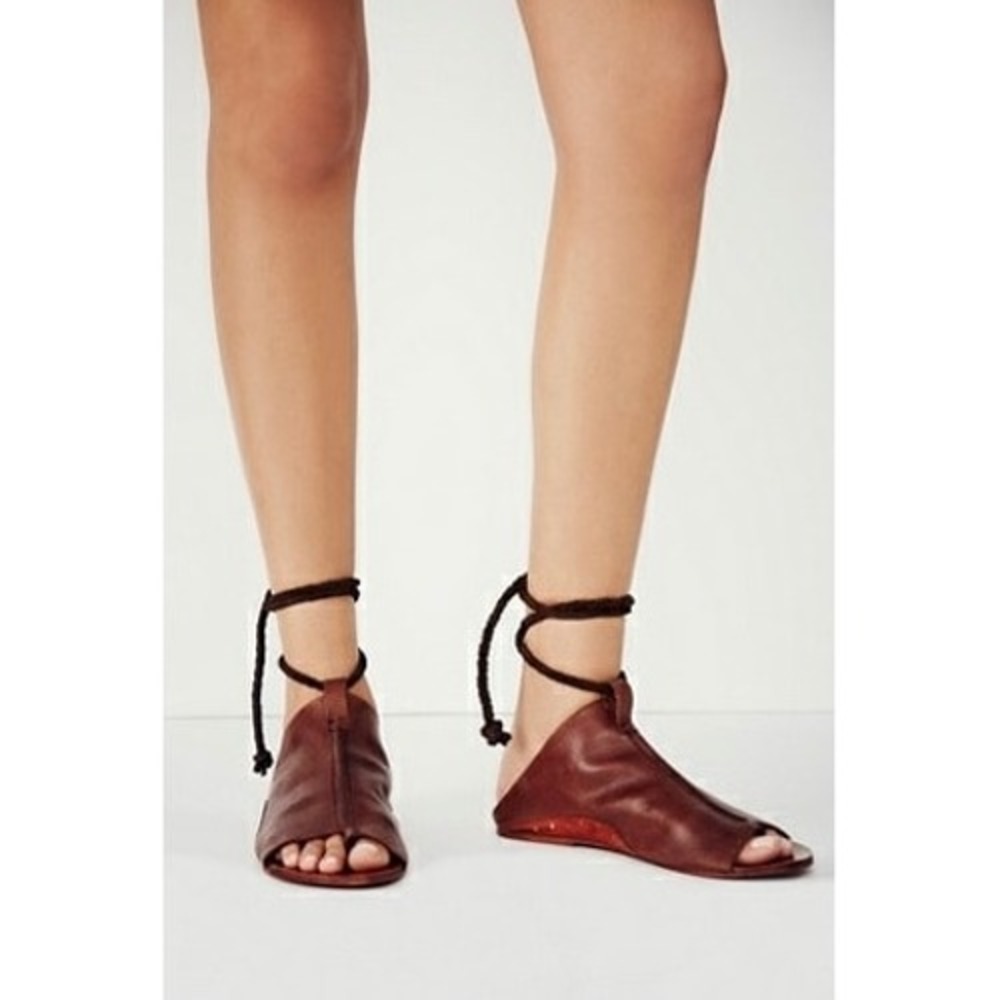 Free People Cherry Valley Leather Sandal in Brown Size 37